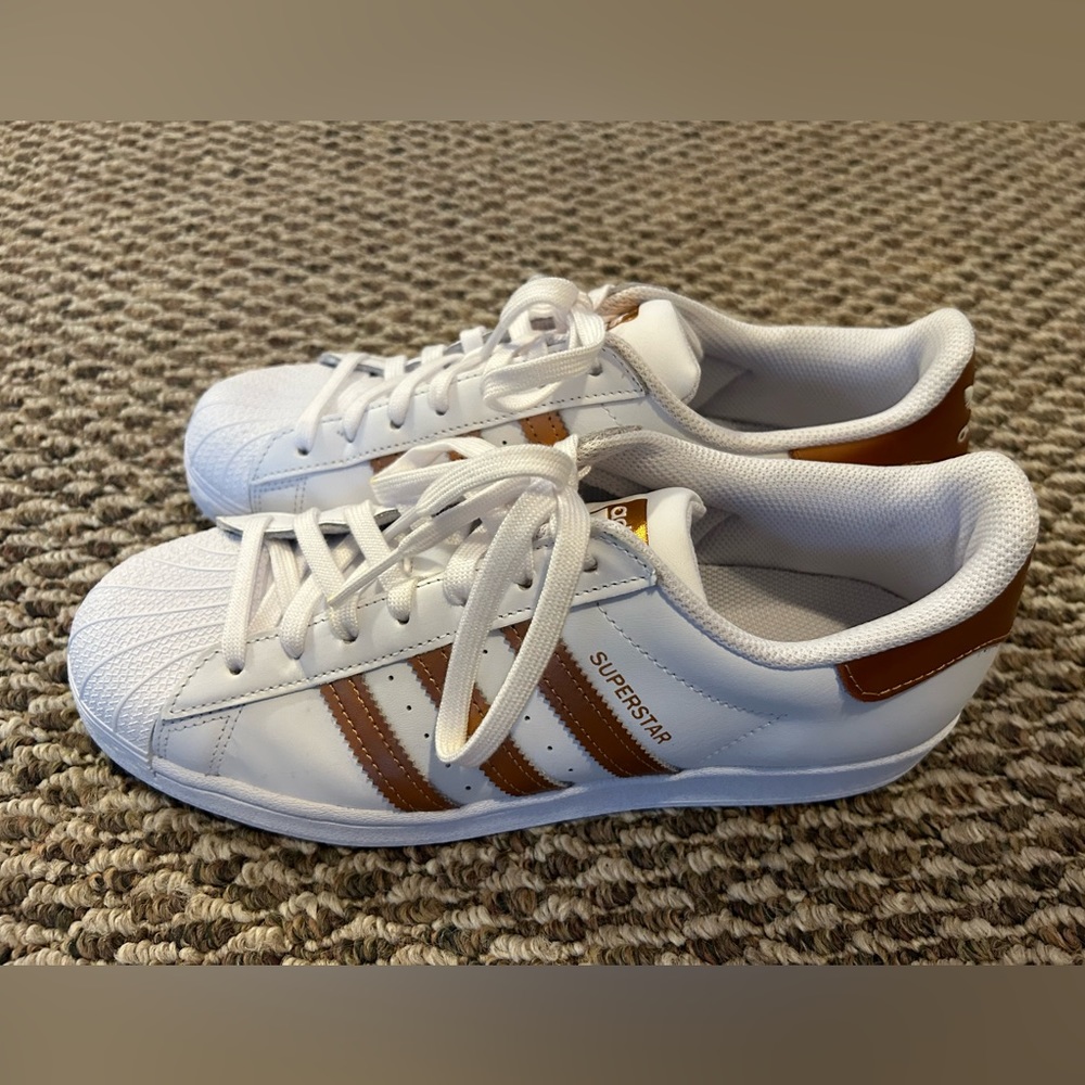 Adidas Superstar women’s size 10